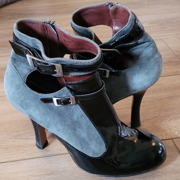 Modern Vintage Heeled Blue Suede Patent Booties - Picture 2 of 6